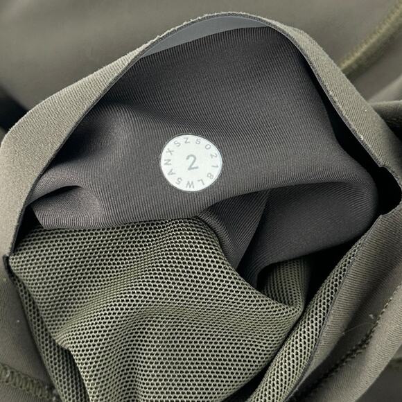 Lululemon In Movement Everlux Tight Leggings 25" Size 4 Sage Green W5anxsz5021 - Picture 6 of 6